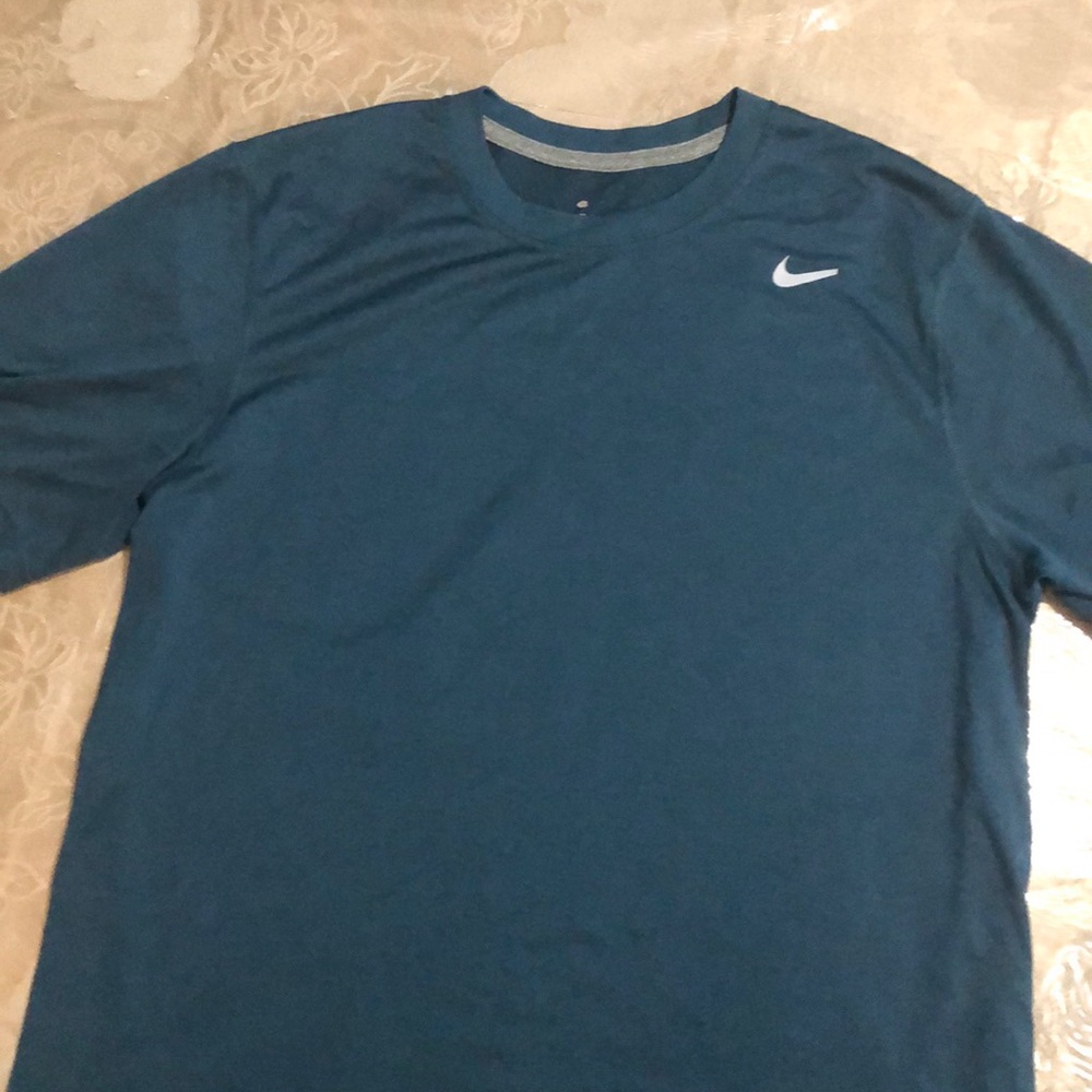 Nike crewneck t-shirt size Medium